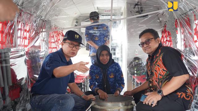 Kementerian PUPR, BMKG, BRIN, dan TNI AU bekerja sama  melaksanakan Teknologi Modifikasi Cuaca (TMC) guna menjaga debit tampungan air bendungan. (Dok Kementerian PUPR)