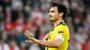 Pemain Borussia Dortmund, Mats Hummels, saat melawan FC Union Berlin pada laga Liga Jerman di Berlin (16/10/2022). Bek tangguh ini kembali ke Borussia Dortmund pada 2019. Mats Hummels dijual Bayern Munchen harga 35,2 juta euro. (AFP/Tobias  Schwarz)