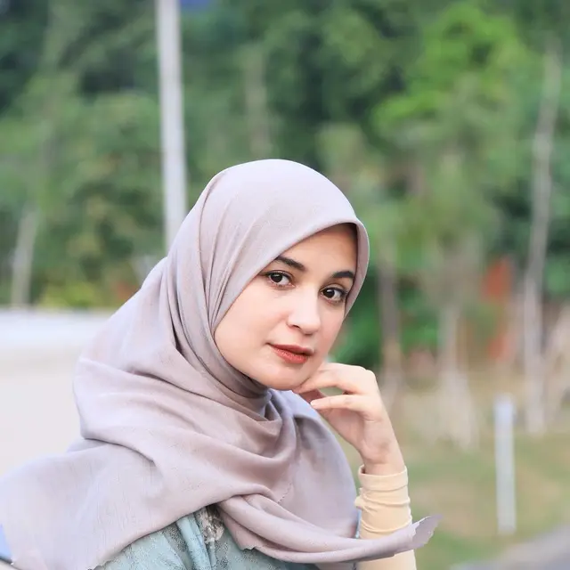 6 Artis Ini Putuskan Berhijab Usai Menikah, Pesonanya Kian Terpancar