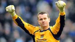 Manchester City&#039;s goalkeeper Shay Given celebrates after his sides 1-0 win over Middlesbrough during English Premier league match at City of Manchester Stadium in Manchester, on February 7, 2009. AFP PHOTO/ANDREW YATES