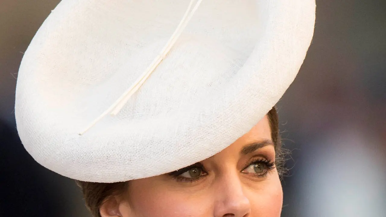 Kate Middleton Pakai Gaun Pembaptisan Charlotte Saat Kunjungi Belgia