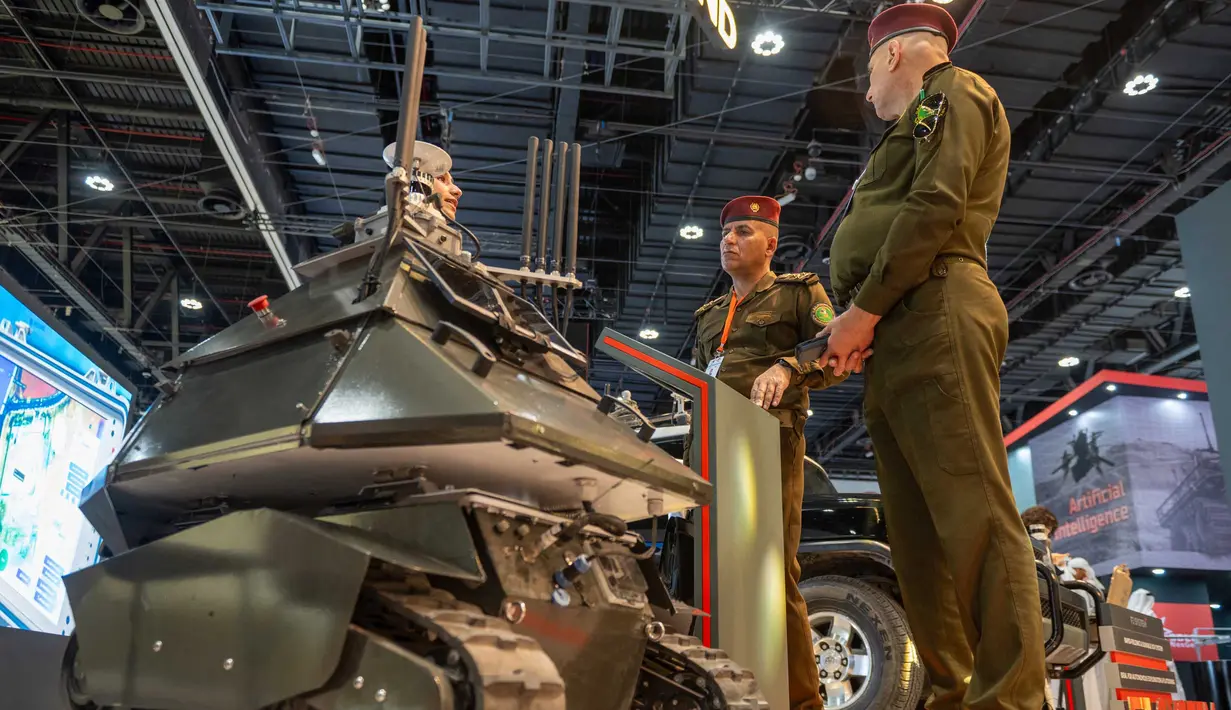Sebuah kendaraan darat tanpa awak Bunker Pro System yang dipamerkan di Pameran UMEX di Abu Dhabi National Exhibition Centre pada tanggal 23 Januari 2024. (Ryan LIM/AFP)