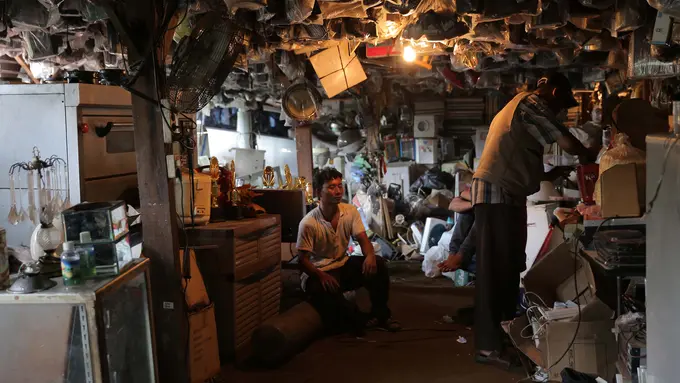 Melongok Mall Rongsok di Depok yang Mendunia