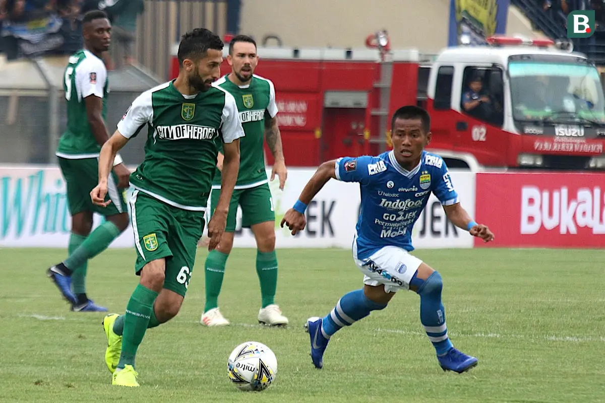 Persebaya Surabaya vs Persib Bandung
