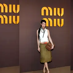 Setiap musimnya, show ini juga selalu diramaikan oleh kehadiran deretan idol K-Pop perempuan yang tampil mencuri perhatian di barisan tamu undangan. [Dok/MIU MIU].