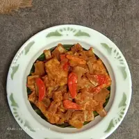 Resep sambal goreng krecek santan untuk disajikan bersama opor ayam saat Lebaran. (dok. Cookpad @adelia_260486)