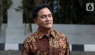 Yusril Ihza Mahendra, seorang advokat, akademisi di bidang hukum tata negara, politikus, dan salah seorang tokoh pemikir dan intelektual Indonesia. Ia pernah menjabat sebagai Menteri Hukum dan Hak Asasi Manusia Indonesia pada era Presiden Abdurrahman Wahid dan Megawati Soekarnoputri. (Liputan6.com/Herman Zakharia)