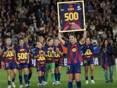 Alexia Putellas mencatatkan penampilan ke-500 bersama Barcelona saat laga perempat final Liga Champions Wanita 2025/2026 melawan Real Madrid, Kamis (02/04/2026). (AFP/Lluis Gene)