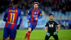 Barcelona harus puas bermain imbang 1-1 kontra Real Sociedad pada pekan ke-13 La Liga Spanyol di Estadio Municipal de Anoeta, Minggu (27/11/2016). Hasil ini membuat Barca belum mampu menyudahi tren buruk di kandang Sociedad. (Reuters/Vincent West)