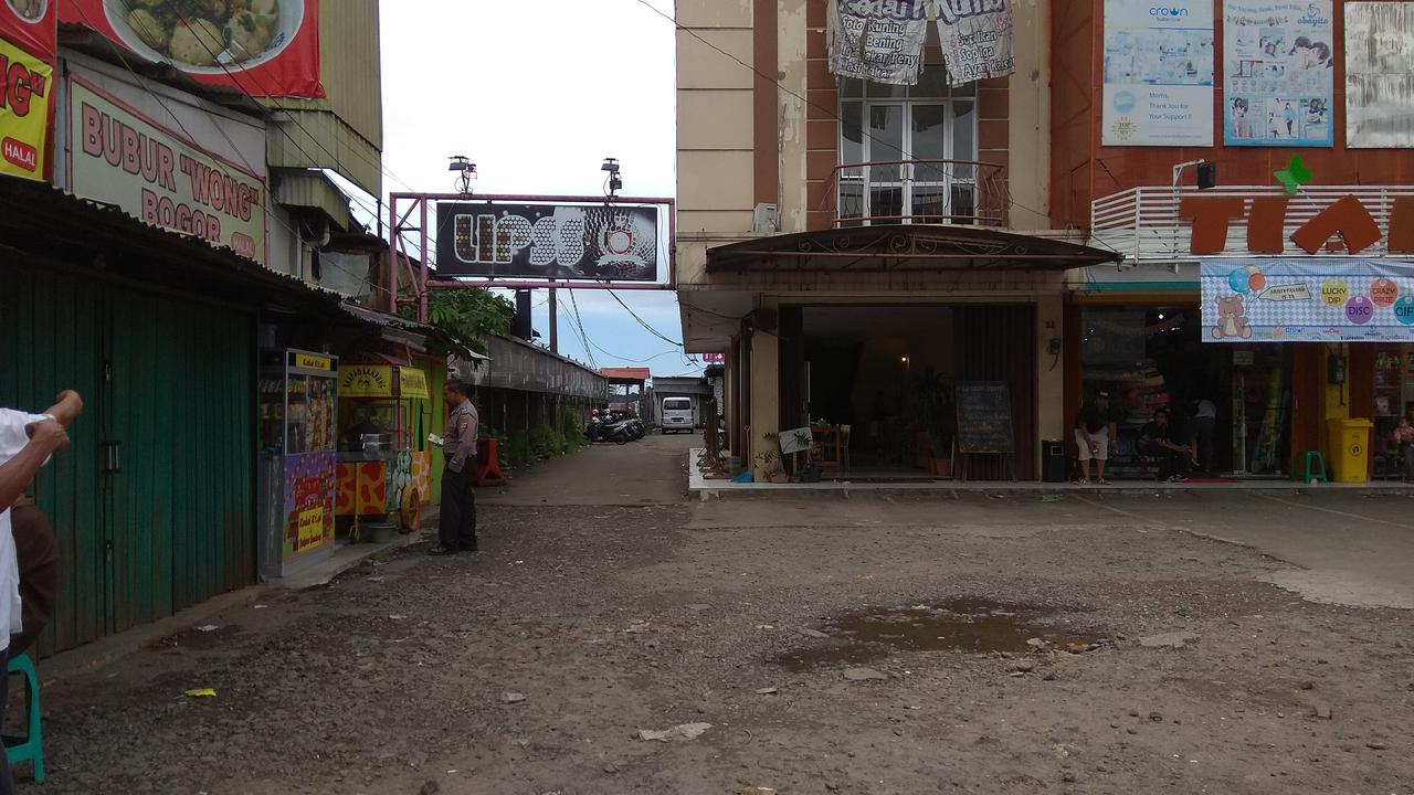 Situasi Lipss Club pascapenembakan kader Gerindra (Achmad Sudarno/Liputan6/com)