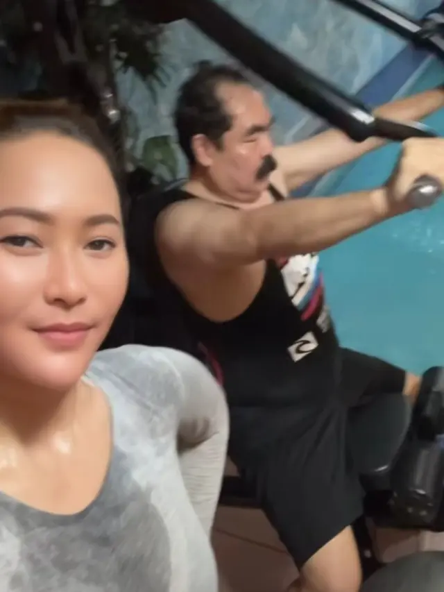 Inul Daratista dan Adam Suseno Bagikan Momen Serius Berolahraga, Caption Unik Bikin Salfok (credit: instagram.com/inul.d)