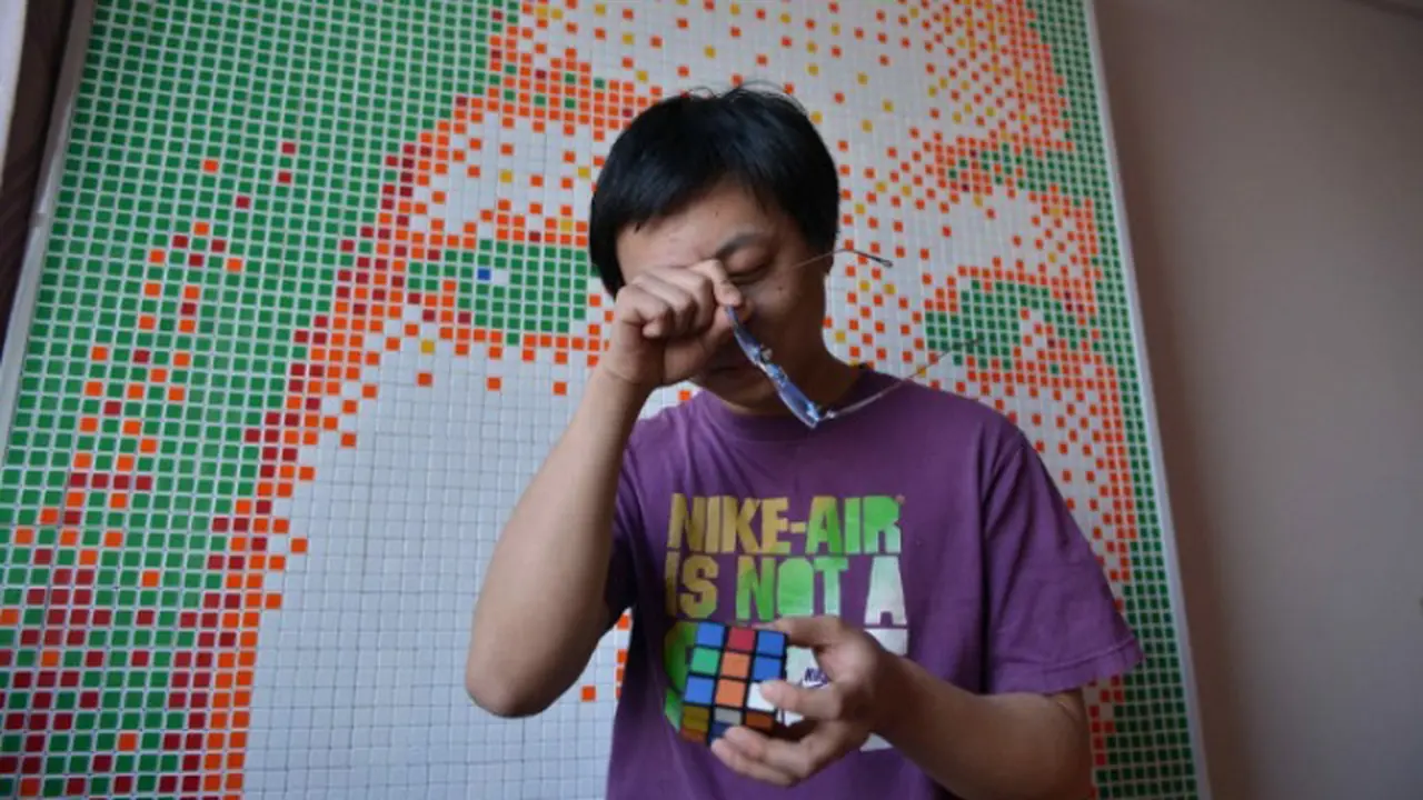 Cinta Pria Ini Ditolak, 840 Rubik Tak Mampu Bertindak