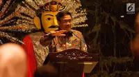 PLT Gubernur DKI Jakarta Djarot Saiful Hidayat memberi keterangan saat undian Rusunawa di Balai Kota, Jakarta, Senin (26/5). Selain itu undian juga diprioritaskan untuk warga lansia dan lansia veteran. (Liputan6.com/Gempur M Surya)