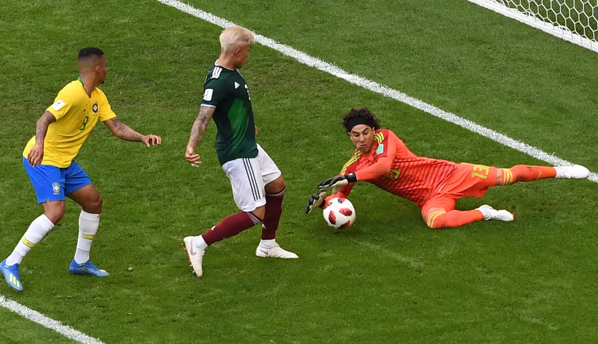 1. Guillermo Ochoa (Meksiko) - 25 kali penyelamatan. (AFP/Saeed Khan)