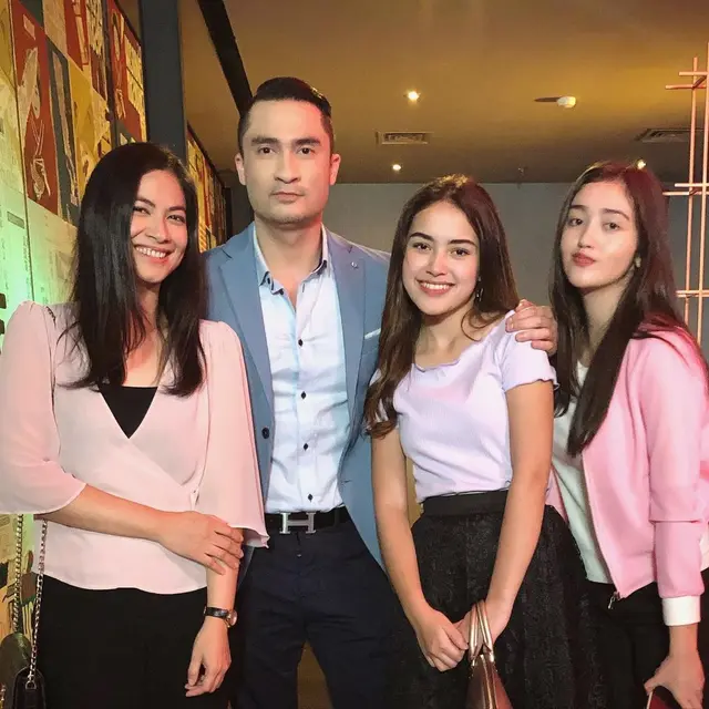 Berseteru di Sinetron, Ini 6 Potret Kebersamaan Ranty Maria dan Nicole Parham