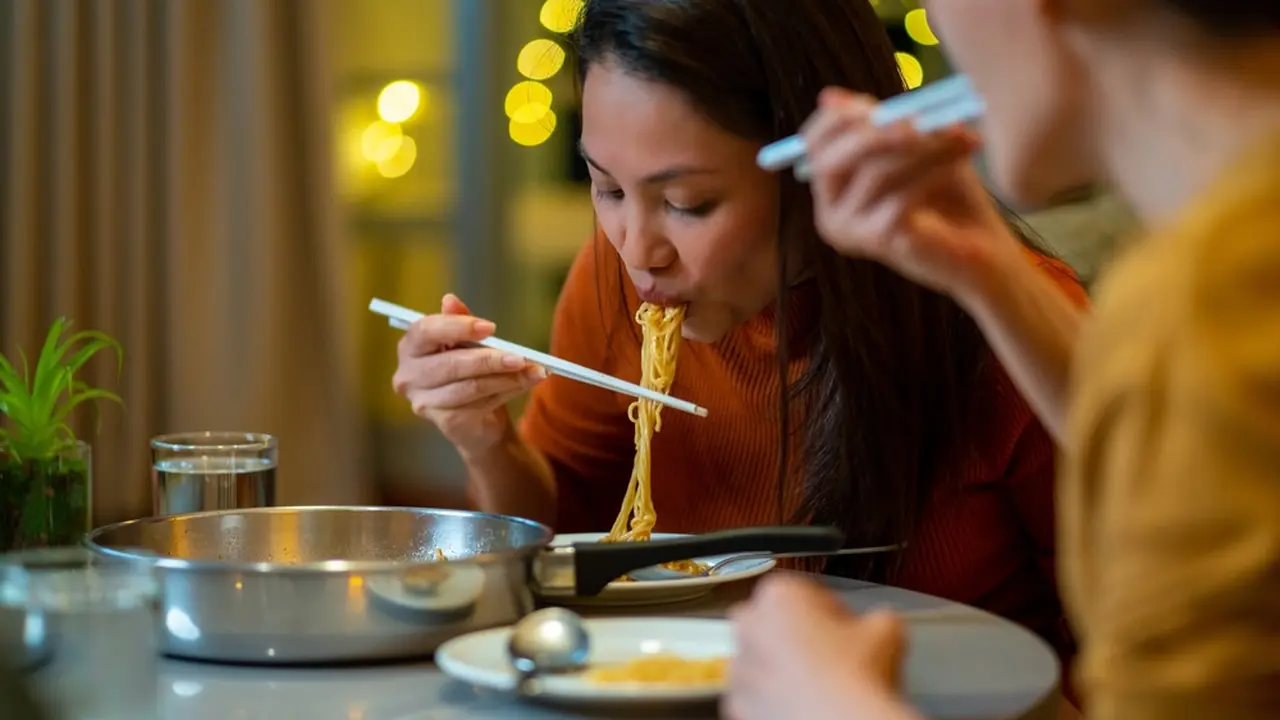 Banyak Kerabat Datang ke Rumah Saat Lebaran? Masakin Mie Sedaap Aja!