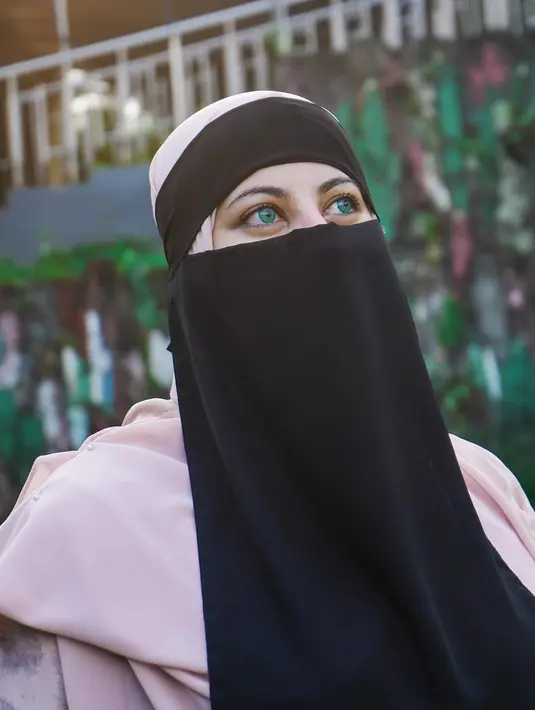 Tasyi Athasyia berada di Sukabumi untuk mengunjungi pesantren keluarga suami. (FOTO: instagram.com/tasyiiathasyia/)