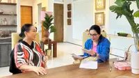 5 Potret Ruang Tengah Estetik di Rumah Titi DJ, Desain Minimalis Modern