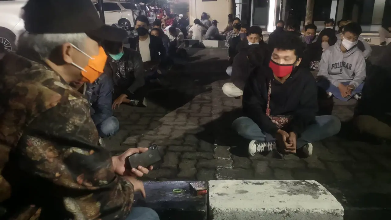 Pengakuan Para Pelajar dan Buruh yang Ikut Demo Berujung Anarkis di Semarang
