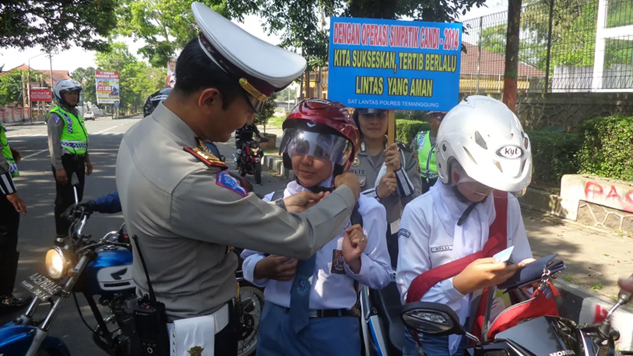 Kasatlantas Temanggung Sosialisasi Keselamatan Lalu Lintas di Sek