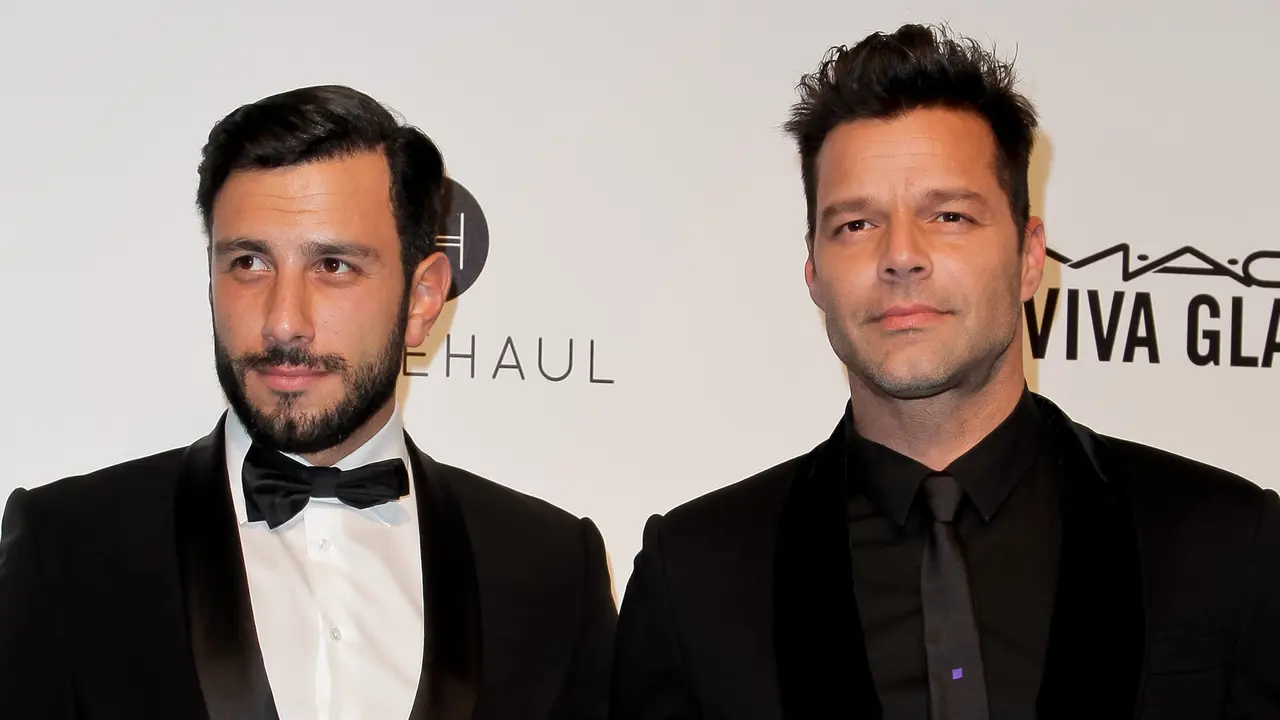 FOTO: Bikin Patah Hati Ricky Martin Lepas Status Lajang dengan Tunangan Gantengnya