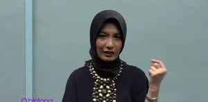 Meskipun sibuk berkarir di dunia hiburan dan politik. Arzetti Bilbina tidak pernah lupa untuk tetap hadir di tengah-tengah keluarganya. Seperti apa sih saat Arzetti berada diantara Negara dan keluarga?