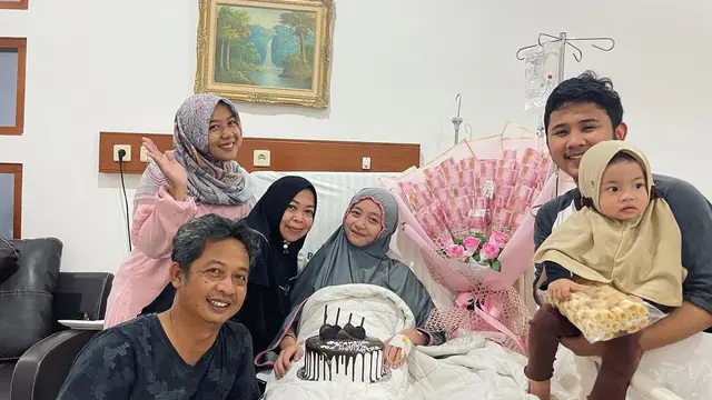 6 Potret Ulang Tahun Ega Noviantika, Dapat Kejutan dari Rafly DA di Rumah Sakit