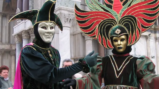 Indahnya Festival dari Seluruh Dunia yang Berhasil Terekam Kamera