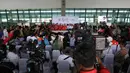 Tontowi Ahmad, Liliyana Natsir, Eko Yuli dan Sri Wahyuni  mengikuti acara tatap muka bersama wartawan dan warga sebelum menaiki bus Bandros di Terminal 3, Bandara Soekarno-Hatta, Banten, Selasa (23/8/2016). (Bola.com/Nicklas Hanoatubun)