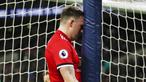 Phil Jones - Bek berusia 29 tahun ini merupakan pemain yang paling diinginkan fans MU untuk segera hengkang dari Old Trafford. Para fans MU menilai Jones adalah beban tim karena sering cedera dan memiliki performa yang biasa saja. (AFP/Adrian Dennis)