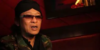 Sebelum meninggal, almarhum Deddy Dores sedang mengerjakan sebuah project. Rencananya, lagu ‘Bintang Kehidupan’ akan diterjemahkan ke dalam bahasa inggris. 