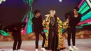 Agnez Mo atau Agnes Monica saat tampil di acara malam penghargaan Indonesia Kid's Choice Awards 2017. Acara berlangsung di kawasan TMII, Jakarta, Rabu (17/5). Selain menghibur, namanya juga nominasi sebagai Penyanyi Terfavorit. (Nurwahyunan/Bintang.com)