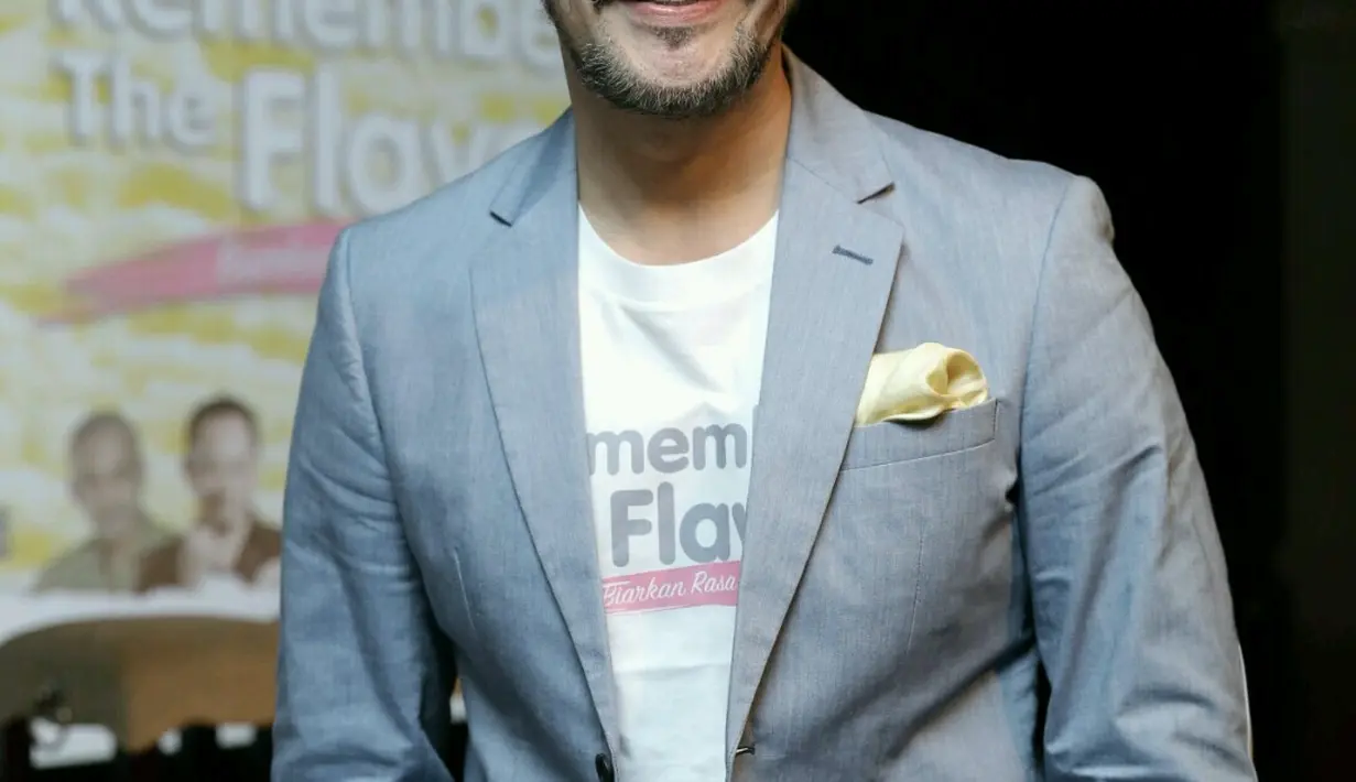 Tidak peduli jadi bahan tawaan sang istri, Ferry terus melakukan usaha dalam berdialek Jawa. Baik di lokasi syuting ataupun di rumah, Ferry mengaku selalu memperdalamnya dengan proses reading. (Galih W. Satria/Bintang.com)