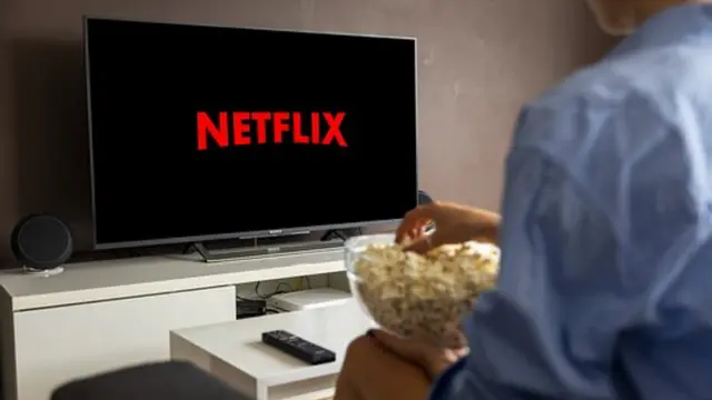 Ilustrasi menonton layanan Netflix. (Pixabay)