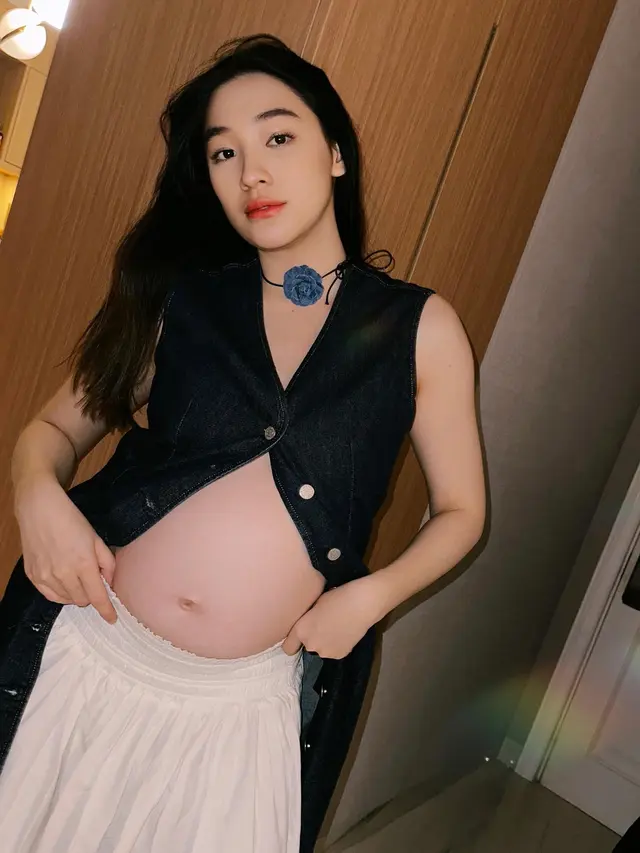 Tampil Stylish, Ini 7 Potret Patricia Devina Pamer Baby Bump
