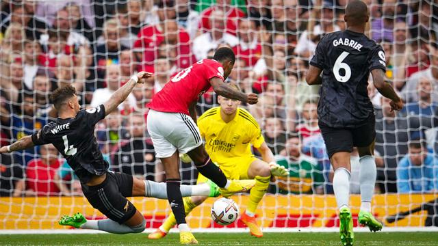 Manchester United beat Arsenal at Old Trafford
