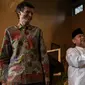 Imam Besar Masjid Istiqlal Ali Mustafa Ya'qub memukul bedug sebagai tanda waktu Magrib telah tiba, Jakarta, Rabu (24/6/2015). Blake berharap silaturahmi pemerintah AS dan Tokoh Islam bisa terjalin dengan baik. (Liputan6.com/Faizal Fanani)