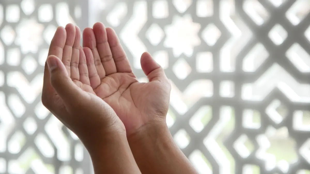 Doa Memohon Ampunan, Dibaca Setelah Sholat Wajib - Islami