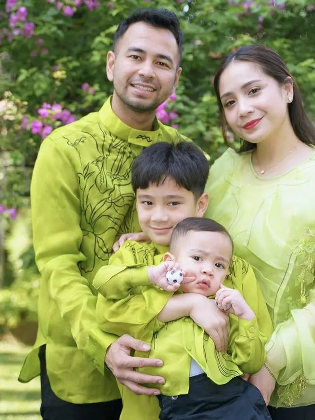 Potret Keluarga Raffi Ahmad dan Nagita saat Idul Adha