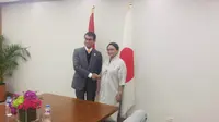 Menteri Luar Negeri Jepang Taro Kono dan Menteri Luar Negeri Indonesia Retno Marsudi saat melakukan pertemuan di sela-sela AMM ke-50 di Manila, Filipina