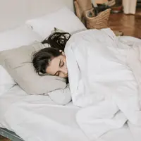 Kebiasaan tidur yang baik tidak hanya mendukung kesehatan tubuh, tetapi juga berperan dalam menjaga kondisi kulit. (Foto/Dok: Pexels)