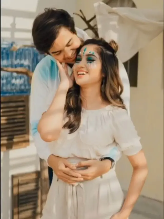 Makin Mesra, Ini 7 Momen Kebersamaan Ochi Rosdiana dan Rizky Djanbi