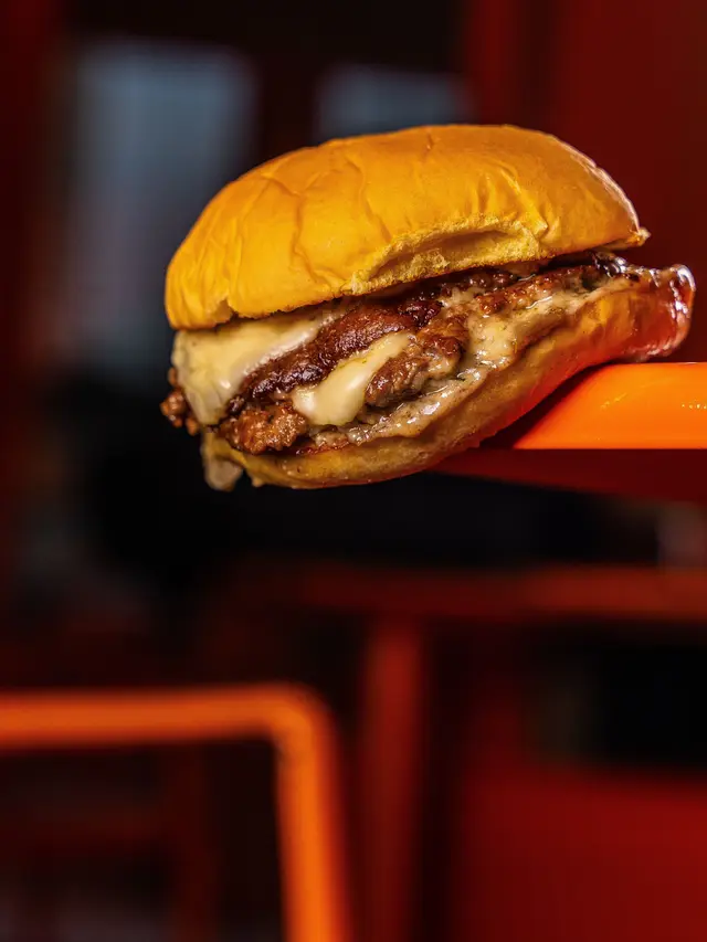 Trik Masak Smash Burger agar Crust-nya Sempurna