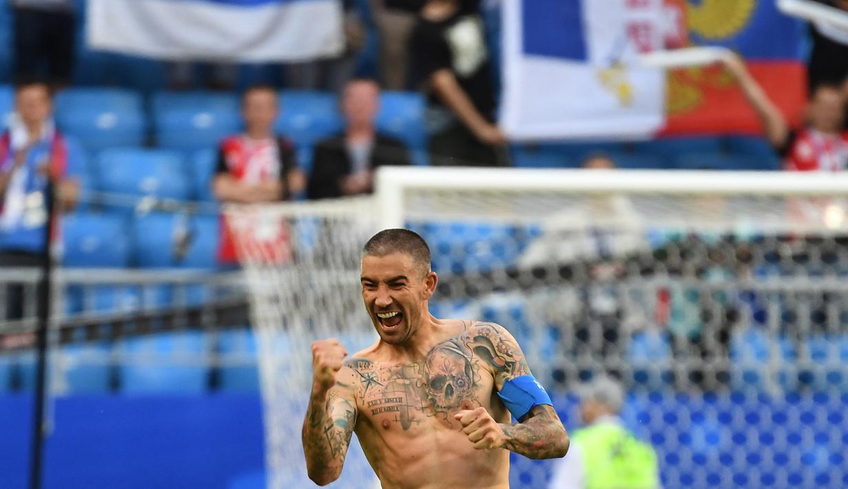  FOTO  Tato  Keberuntungan Aleksandar Kolarov saat Lawan 