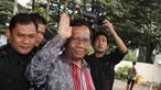 Mantan Ketua MK, Mahfud MD, usai mendatangi penyidik KPK, Jakarta, Senin (8/12/2014). (Liputan6.com/Herman Zakharia)