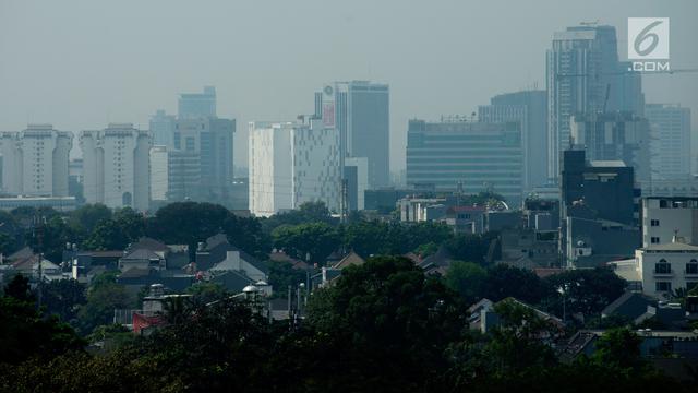 Kualitas Udara Jakarta Buruk, Warga Beraktivitas Pakai Masker