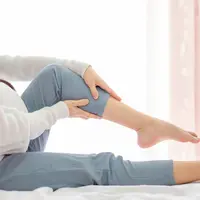 Mengatasi kaki bengkak saat hamil./Copyright shutterstock.com