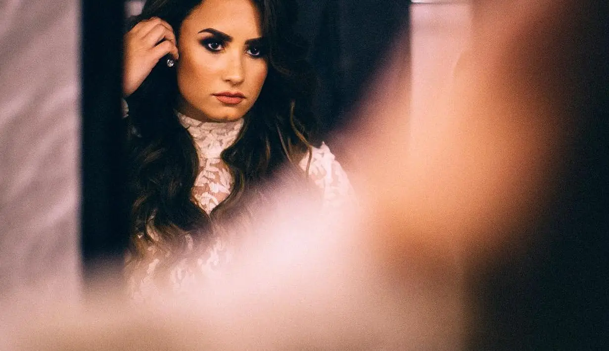 Pihak kepolisian Los Angeles mengatakan bahwa paramedis sudah sampai di rumah Demi Lovato sebelum siang hari. (instagram/ddlovato)