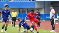 Aksi Ramai Rumakiek saat Timnas Indonesia U-24 menghadapi Chinese Taipai pada laga kedua Grup F Asian Games 2022, Kamis (21/9/2023). (Dok. NOC Indonesia)