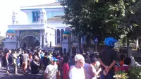 Peneror Masjid di Manado Masih Diburu